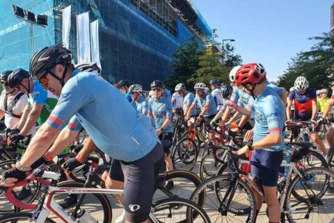 Gemotiveerd Zorgpeloton trotseert tropische hitte