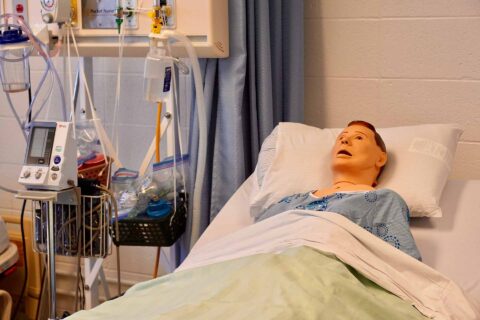 Amsterdam maakt zij-instromer wegwijs in zorglabyrint