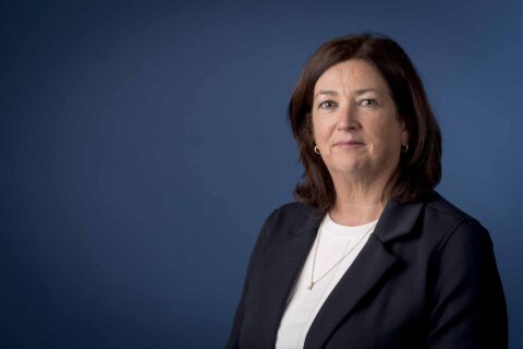 Demissionair minister Helder trapt congres Wonen en Zorg af