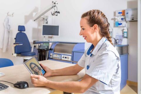 BeterDichtbij schoolt zorgprofessionals in online communiceren