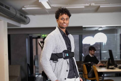 Sta-rolstoel Ezer geeft gebruiker onafhankelijkheid terug