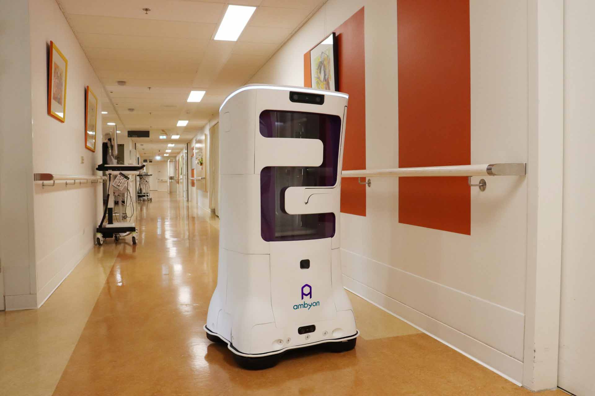 Medicatietransport door robot van Ambyon